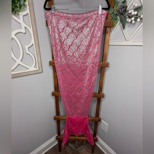 Pink Mermaid Tail Blanket